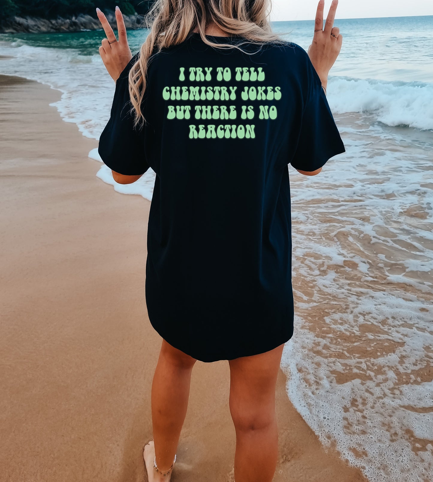 I try to tell chemistry jokes T-Shirt